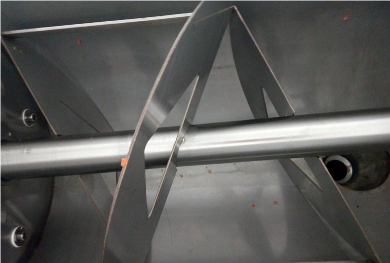 臥式攪拌醬類灌裝機(jī)